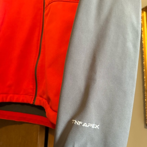 The North Face Red Men’s Coat - Picture 2 of 6